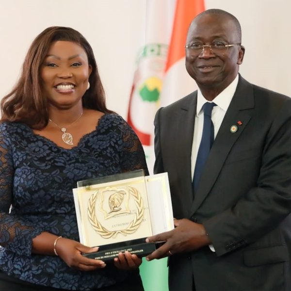 Prix National de l’Excellence 2022 : E2JS, Meilleur Promoteur Immobilier de Côte d’Ivoire !