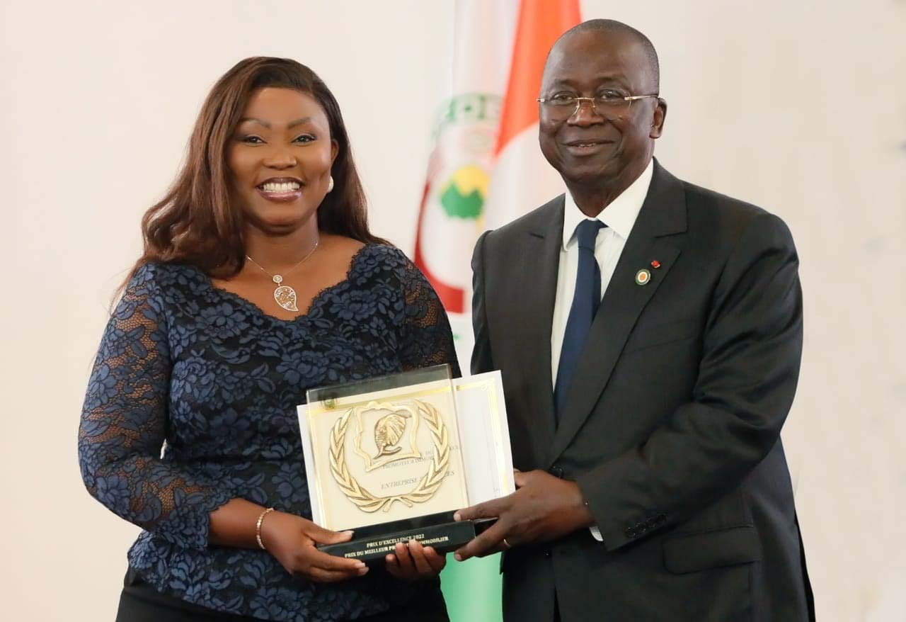 Prix National de l’Excellence 2022 : E2JS, Meilleur Promoteur Immobilier de Côte d’Ivoire !